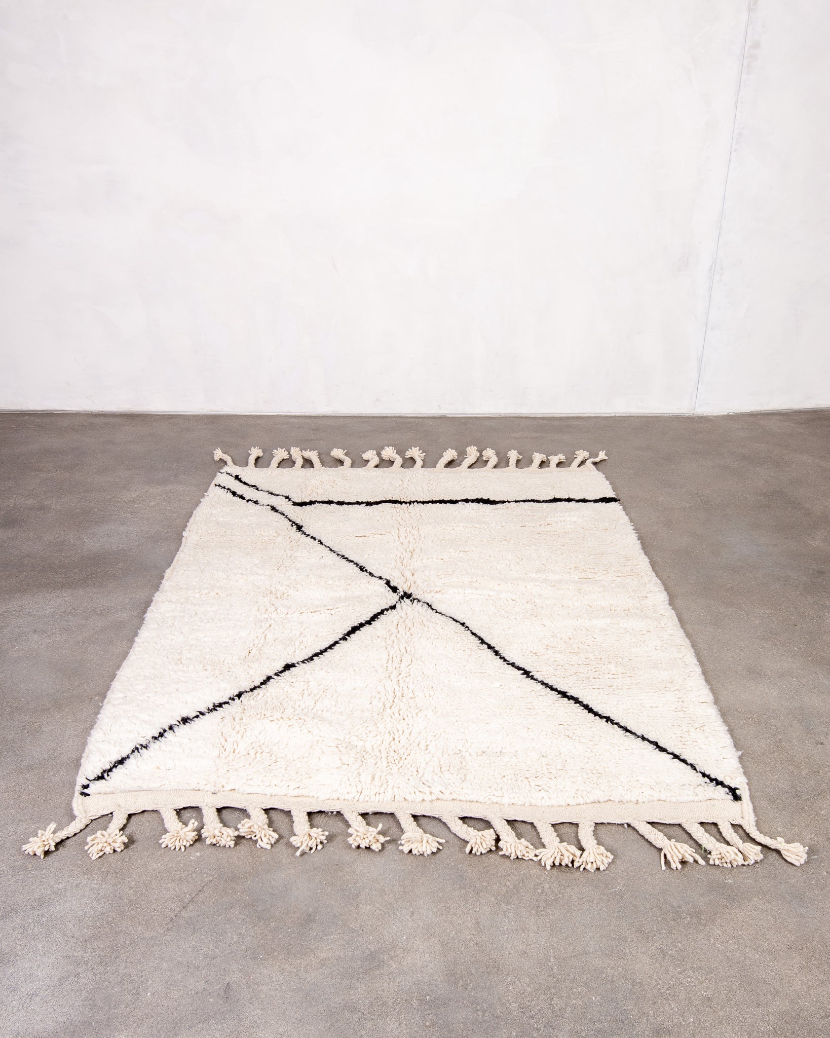 Modern designer handcrafted Berber rug from morocco Beniourain with beautiful colors and patterns